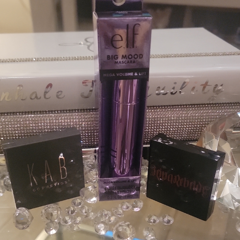 Reina Rebelde Almendra Finishing Powder, elf Cosmetics mascara & KAB eyes. BN